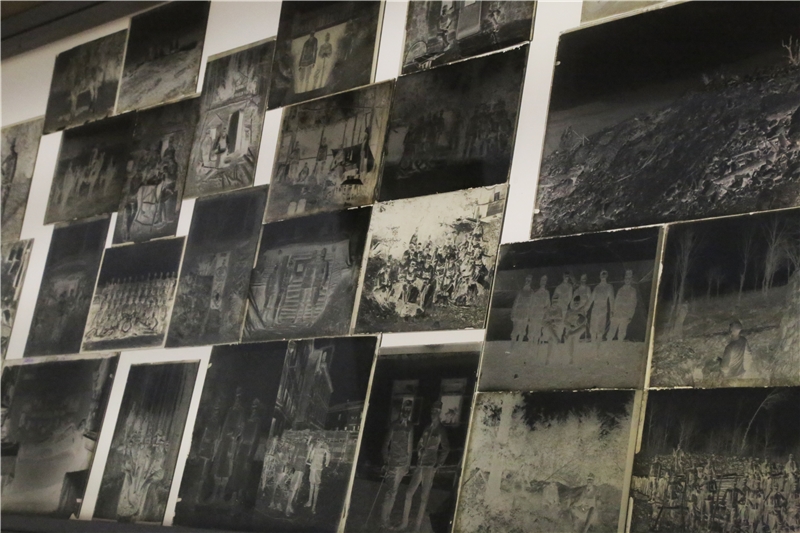 Dox Gallery - Front Line Exhibition
